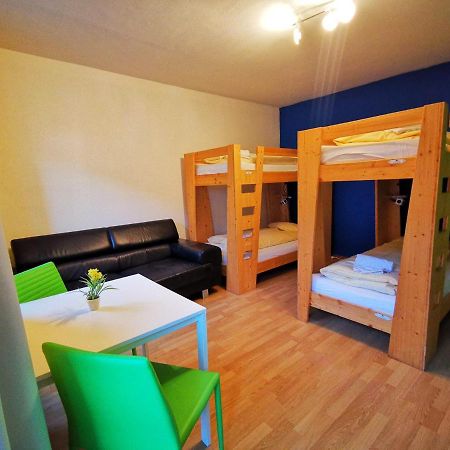 Downtown Hostel Интерлакен Экстерьер фото