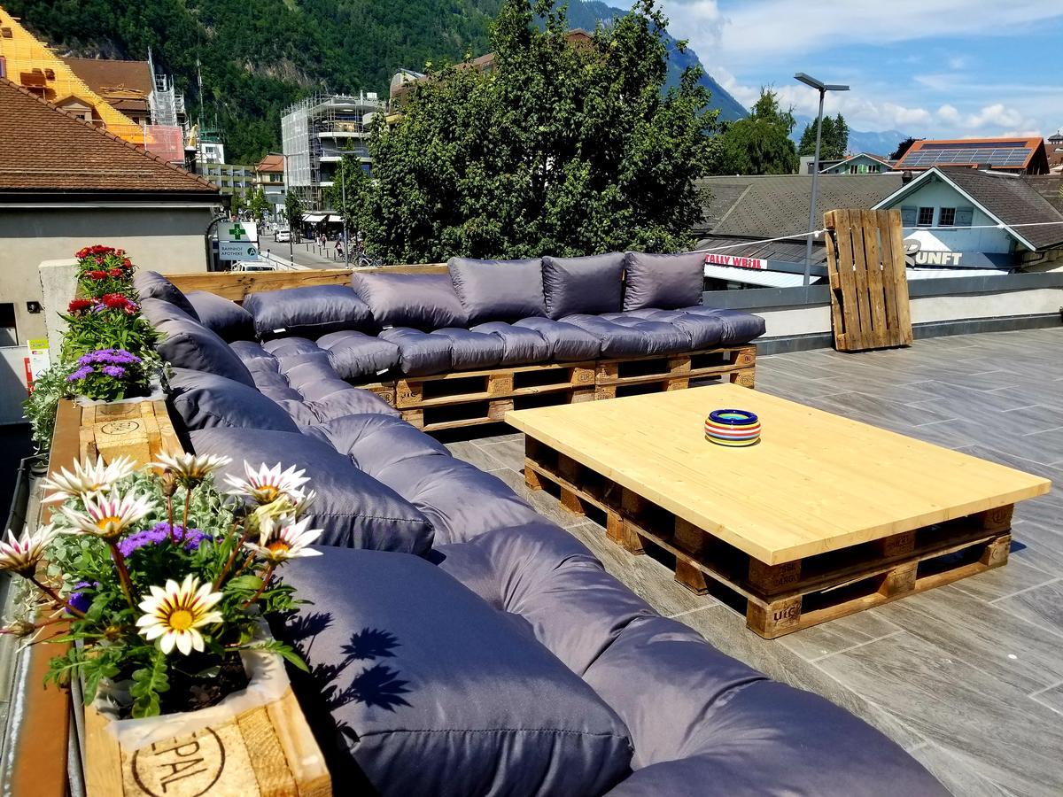 Downtown Hostel Интерлакен Экстерьер фото