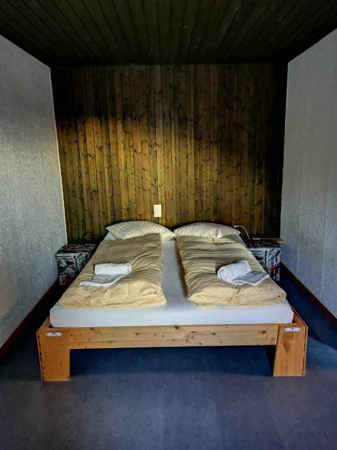 Downtown Hostel Интерлакен Экстерьер фото