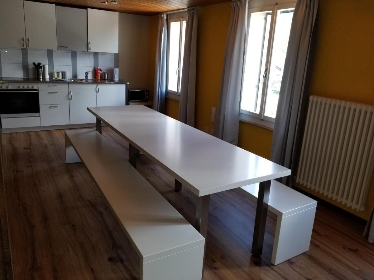 Downtown Hostel Интерлакен Экстерьер фото