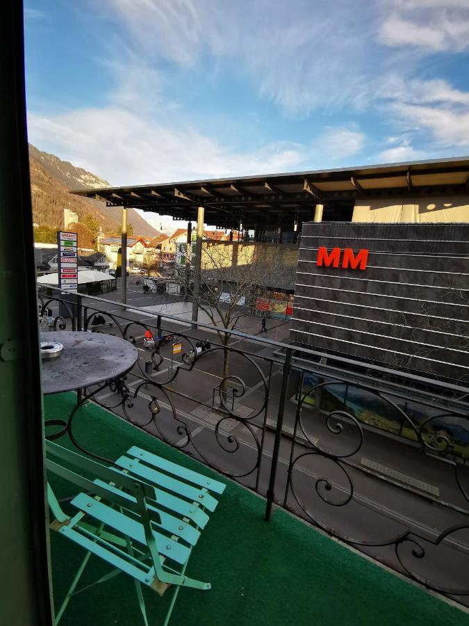 Downtown Hostel Интерлакен Экстерьер фото