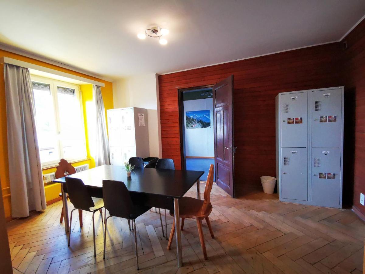 Downtown Hostel Интерлакен Экстерьер фото