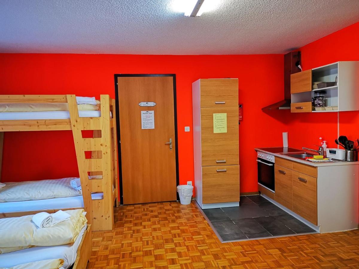 Downtown Hostel Интерлакен Экстерьер фото
