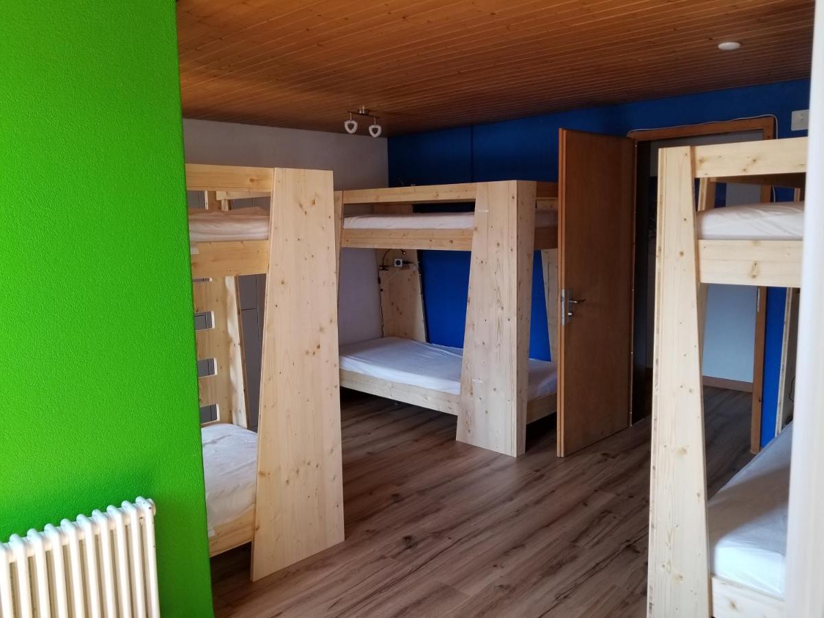 Downtown Hostel Интерлакен Экстерьер фото