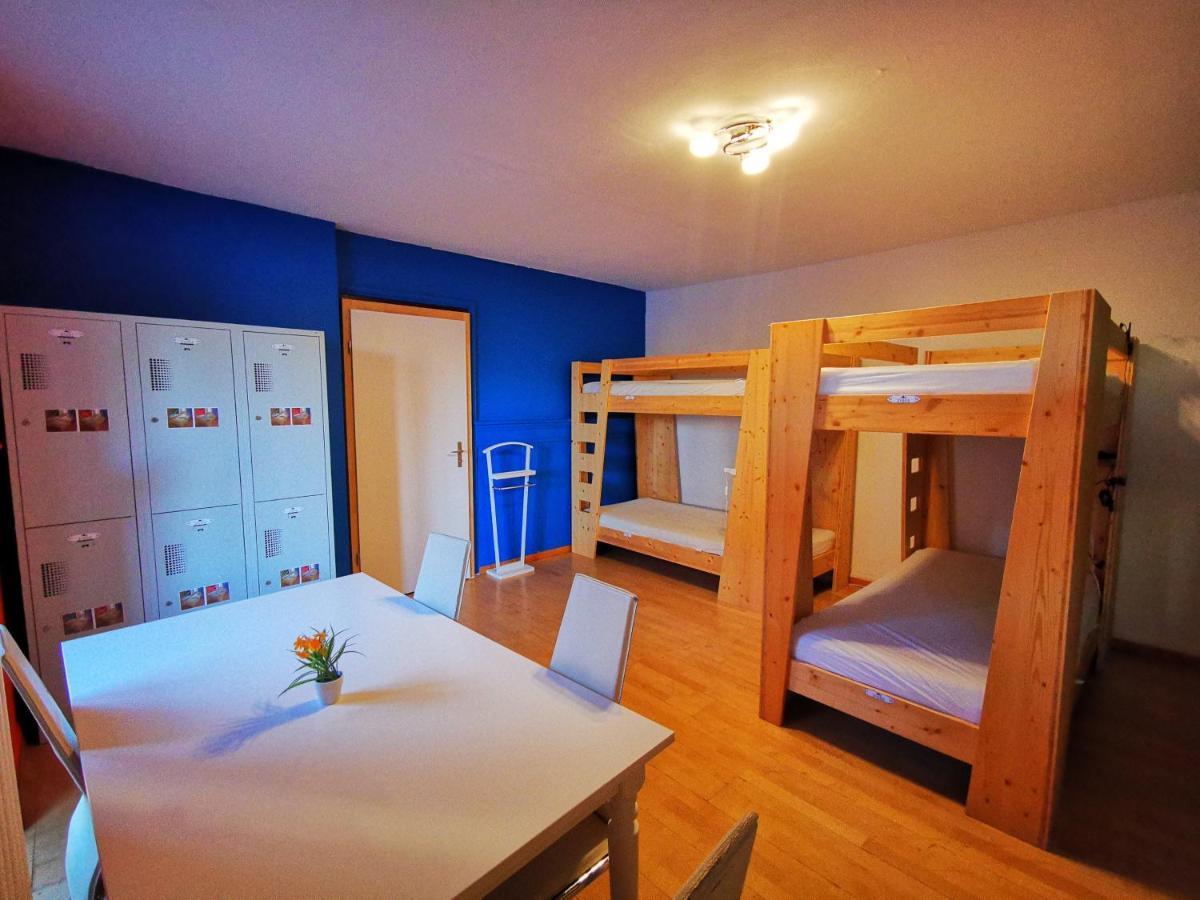 Downtown Hostel Интерлакен Экстерьер фото