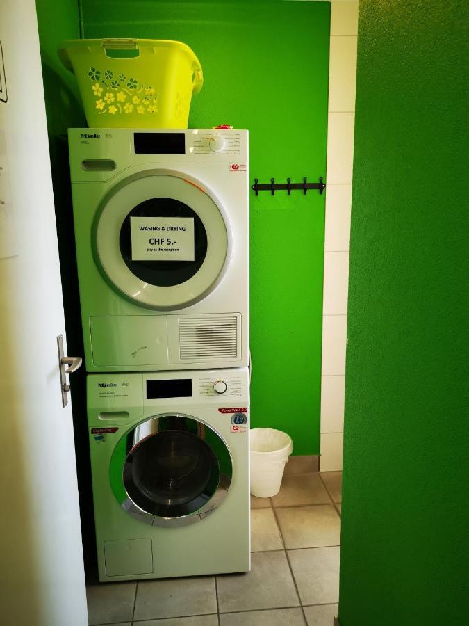 Downtown Hostel Интерлакен Экстерьер фото